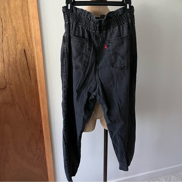 LEVIS sz 28 Paper Bag Faded Black Denim Jeans High Waisted Taper Leg - Picture 2 of 6